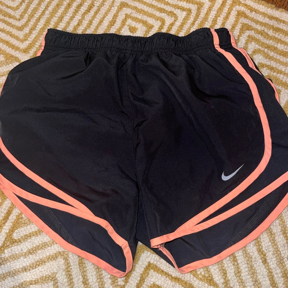 BLACK NIKE SHORTS WITH ORANGE OUTLINE 🧡
